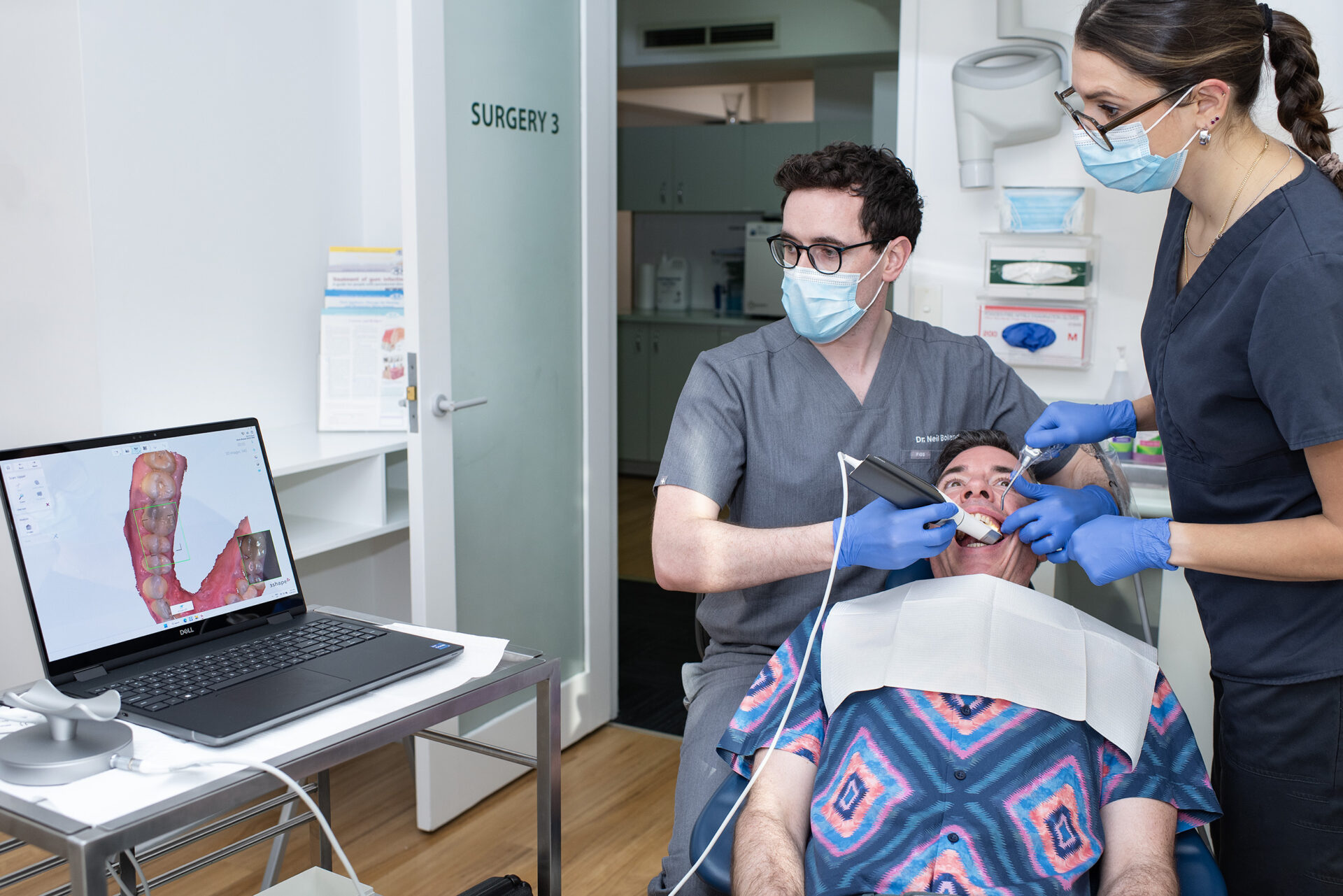 Intra oral camera technology used by East Melbourne dentist at East Melbourne Dental Group